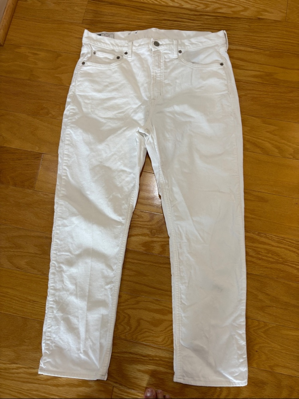 GAP women’s Slim Straight White cordoury Jeans